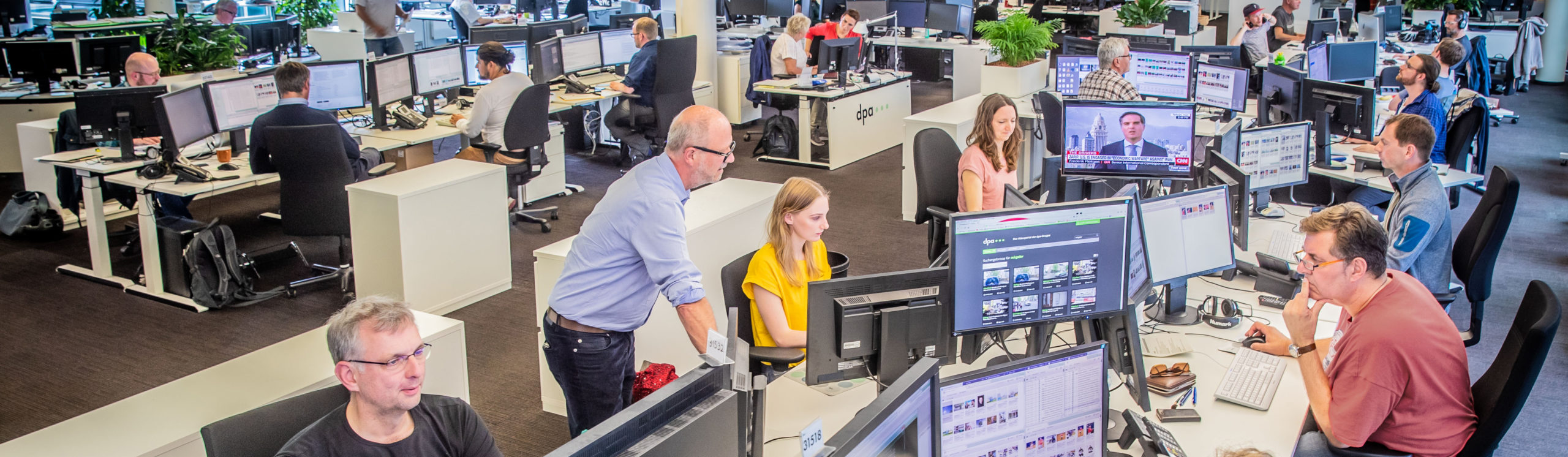 Der Visual Desk im Newsroom der Deutschen Presse-Agentur GmbH 2019
